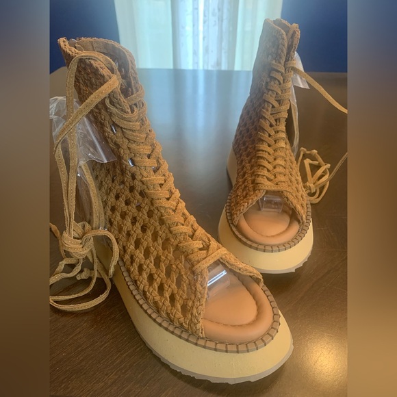 💫HP‼️💫 NIB FREE PEOPLE Luca Lace-up Sandal in Tan, Sizes 6.5 & 8 - Picture 5 of 12